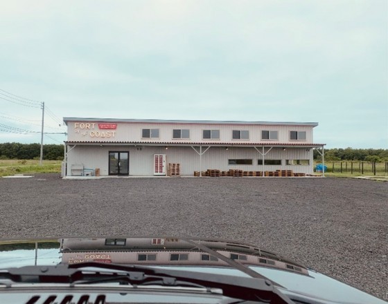 <苫小牧店>海岸沿いの要塞