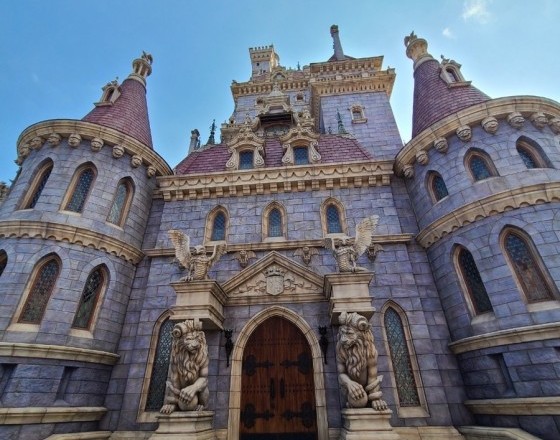 <苫小牧店>美女と野獣と大号泣