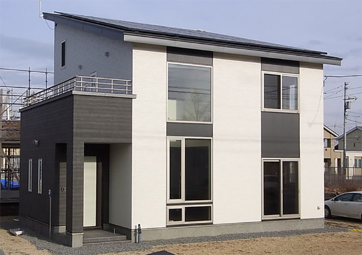 大容量のソーラーパネルで家計に優しいお家！