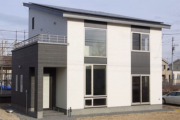 大容量のソーラーパネルで家計に優しいお家！