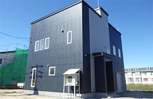 ビルトインガレージと屋上庭園、夢の広がるお家！