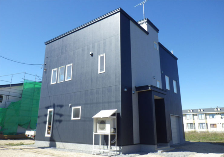 ビルトインガレージと屋上庭園、夢の広がるお家！