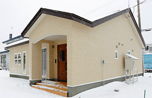 やさしい色合いの平屋のお家！