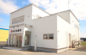 気配りと使いやすさを兼ねた広大な店舗