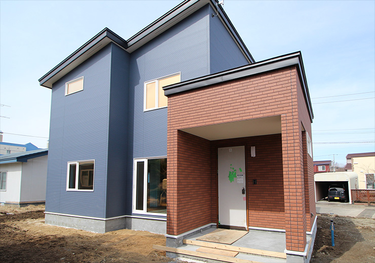 リビングに隣接した寛ぎの間があるお家