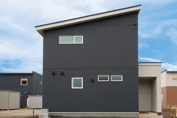 太陽光パネル8.52Kw搭載！対面キッチンに素敵なカウンターがあるお家