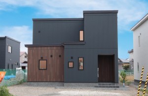 グレーと白を基調としたシンプルモダンな家