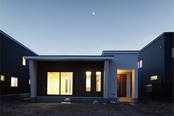 間接照明が美しい平屋